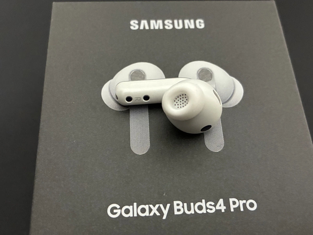 Genuine Samsung Galaxy Buds 4 Pro Replacement (Right Earbud Only) - White SM-R640N