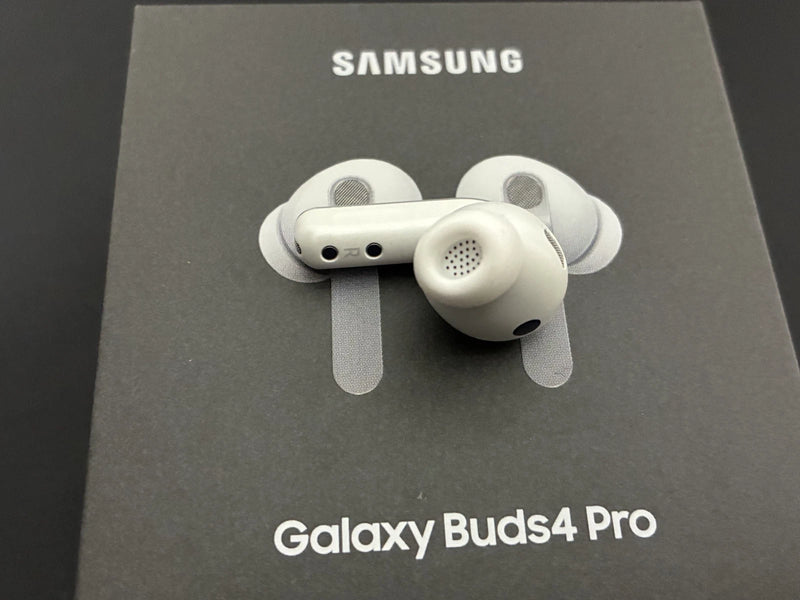 Genuine Samsung Galaxy Buds 4 Pro Replacement (Right Earbud Only) - White SM-R640N